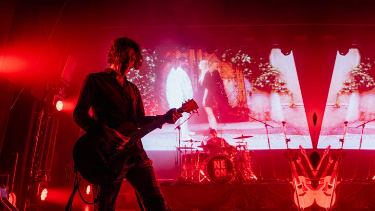 Anuncio Concierto Neon Collective