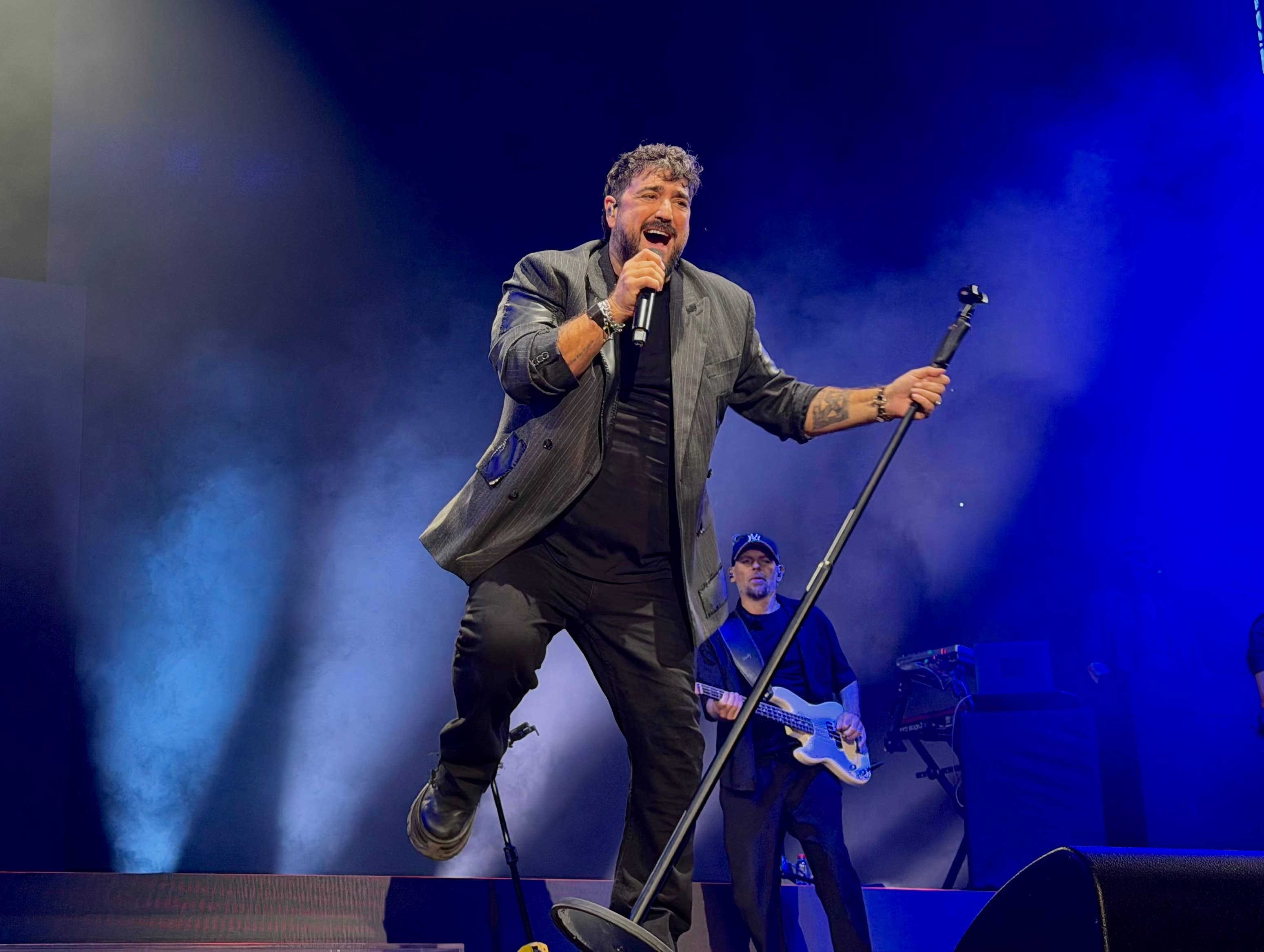 Antonio Orozco reúne a cerca de 11.000 personas en Roig Arena con “La gira de tu vida”