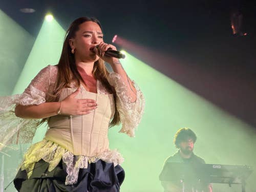 Lia Kali reúne a 1.700 personas en la Sala Auditorio Roig Arena