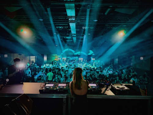 El TUMU Festival lleva el pulso del techno internacional a la sala Auditorio Roig Arena